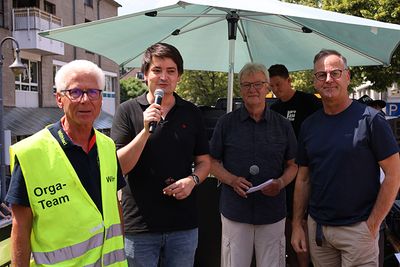 Chef des Orga-Teams vom HTV Wilfried Schmidt, Bürgermeister Mario Dahm, Moderator Laurenz Thissen und Peter Schaffrath von der Kreissparkasse (v.l.).